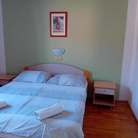 Apartmani Ana I Predrag Lopar Oda fotoğraf