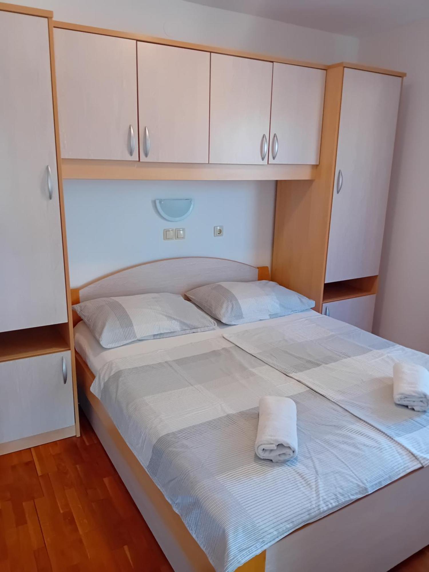 Apartmani Ana I Predrag Lopar Oda fotoğraf