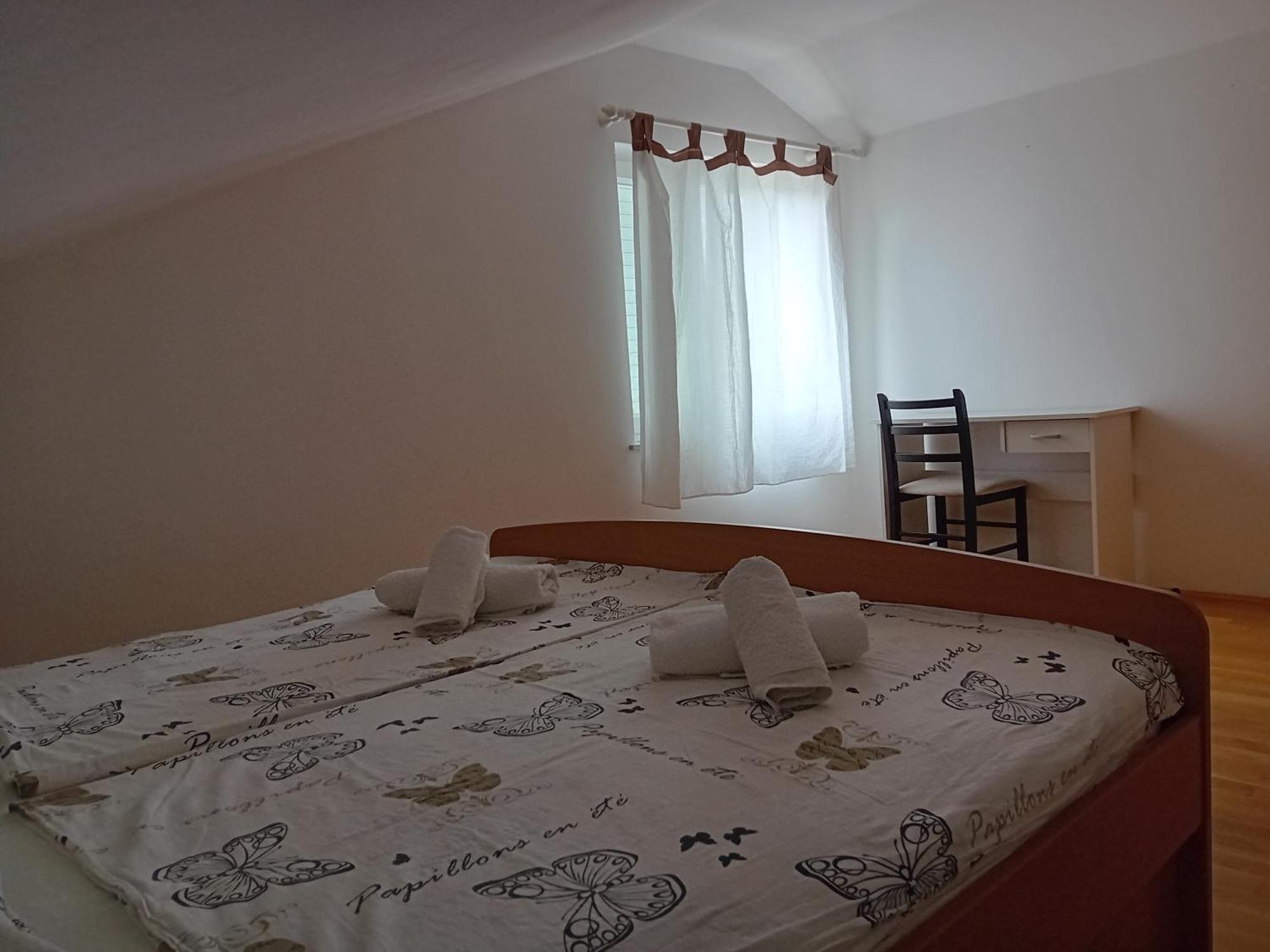 Apartmani Ana I Predrag Lopar Oda fotoğraf